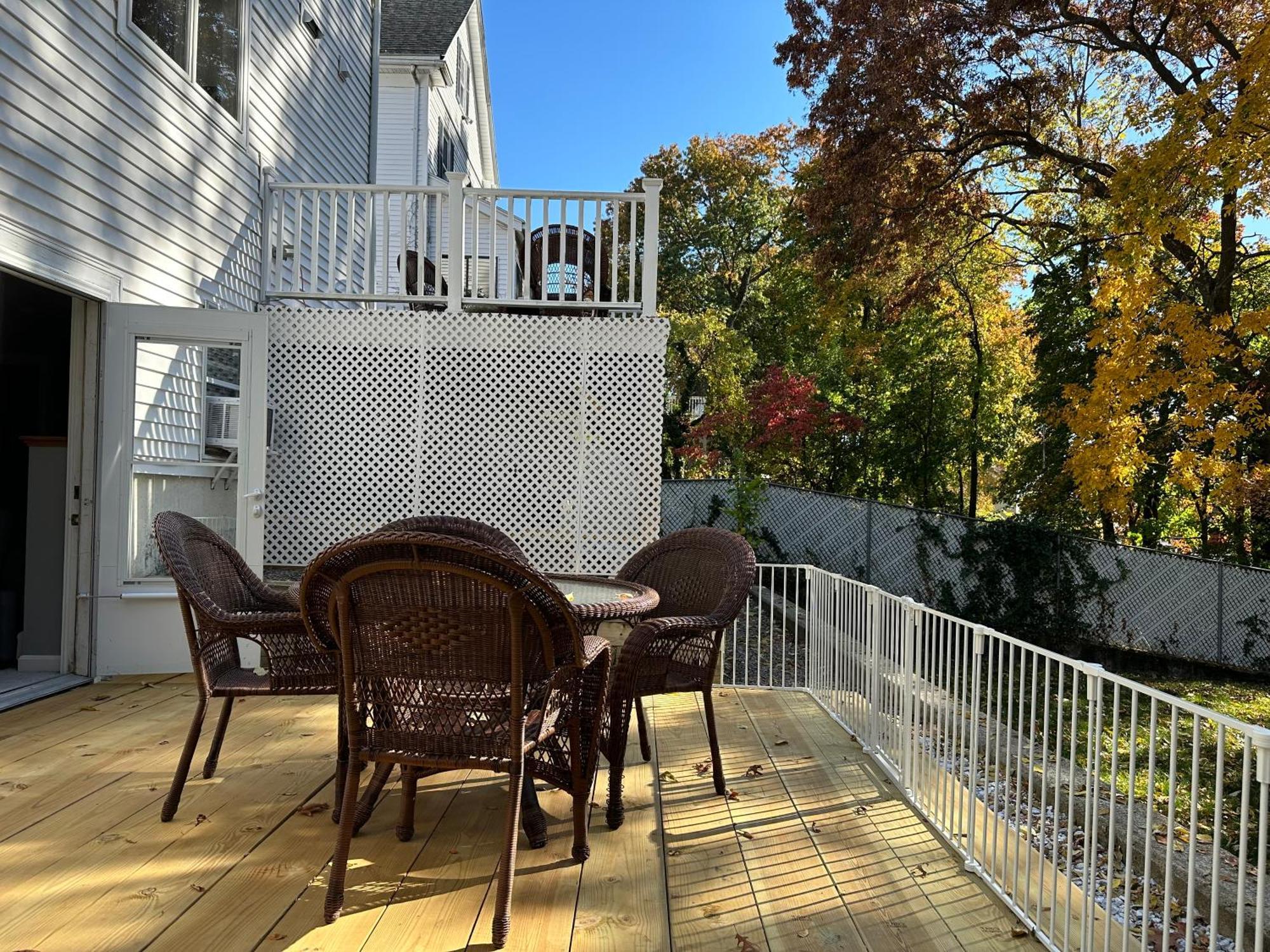 Room In Single Family House - Suburban Neighborhood In Boston Quarto foto